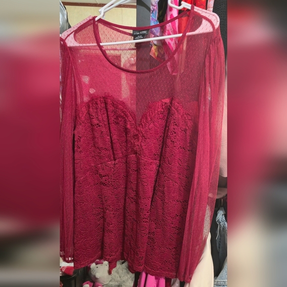 🍁🍂NWOT CITY CHIC 22 RUBY LACE BLOUSE - Picture 2 of 6